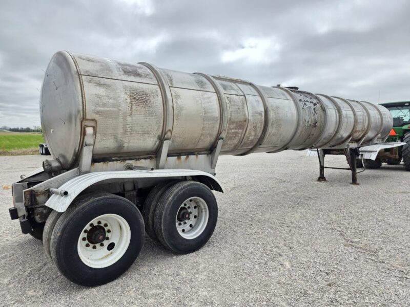 U-184 1995 Beall 6700 Gallon Stainless Steel Semi Tanker