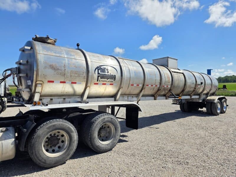 20″ Swivel Tube U-184 1995 Beall 6700 Gallon Stainless Steel Semi Tanker