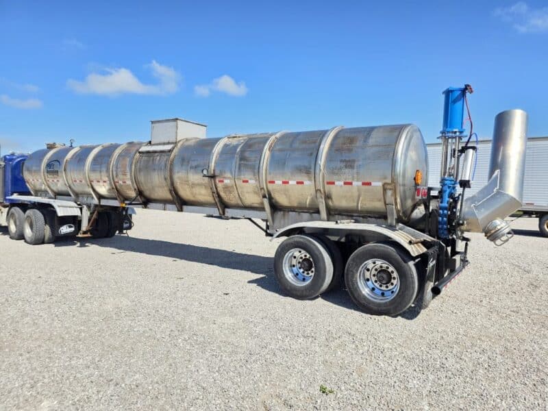 20″ Swivel Tube U-184 1995 Beall 6700 Gallon Stainless Steel Semi Tanker