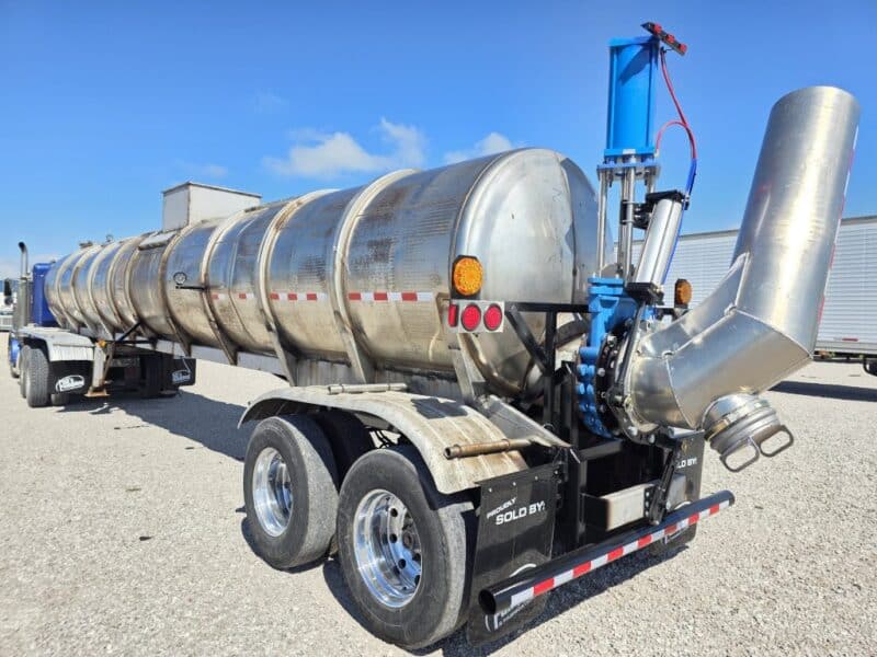20″ Swivel Tube U-184 1995 Beall 6700 Gallon Stainless Steel Semi Tanker