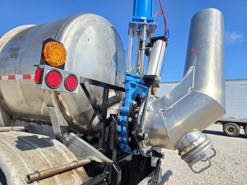 20″ Swivel Tube U-184 1995 Beall 6700 Gallon Stainless Steel Semi Tanker