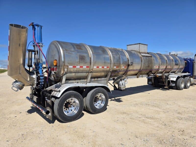 20″ Swivel Tube U-184 1995 Beall 6700 Gallon Stainless Steel Semi Tanker