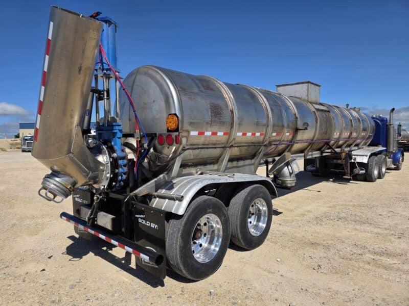 20″ Swivel Tube U-184 1995 Beall 6700 Gallon Stainless Steel Semi Tanker