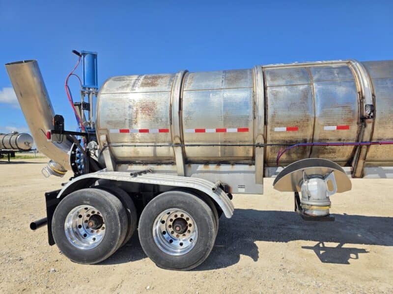 20″ Swivel Tube U-184 1995 Beall 6700 Gallon Stainless Steel Semi Tanker