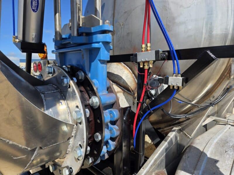 20″ Swivel Tube U-184 1995 Beall 6700 Gallon Stainless Steel Semi Tanker