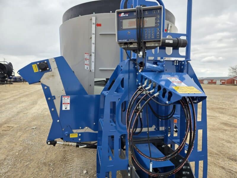 5040 Penta Mixer w. Cyclone Auger