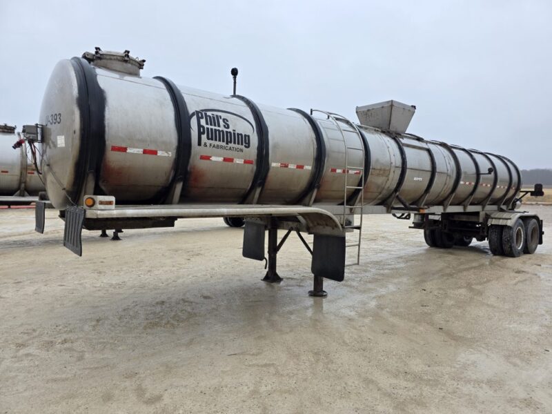 U-4871 1990 Brenner 6200 Gallon Stainless Steel Semi Tanker