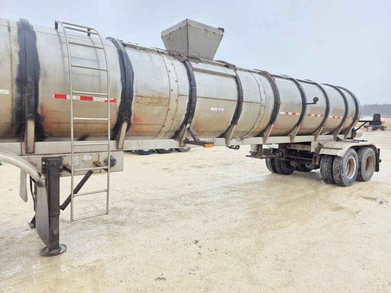 U-4871 1990 Brenner 6200 Gallon Stainless Steel Semi Tanker