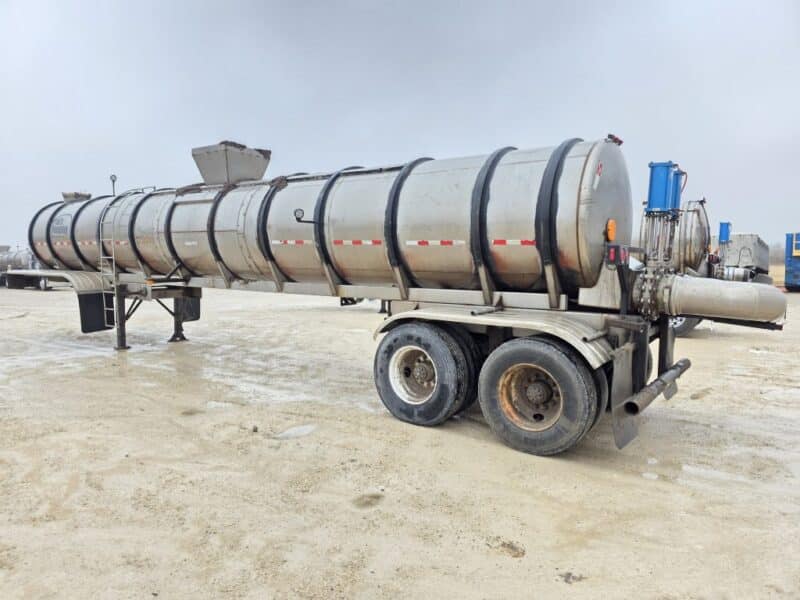 U-4871 1990 Brenner 6200 Gallon Stainless Steel Semi Tanker
