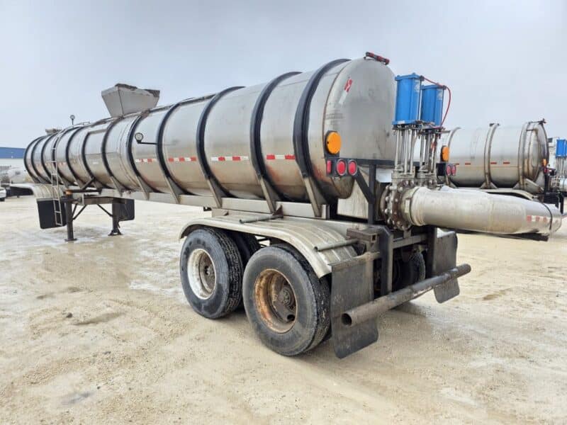 U-4871 1990 Brenner 6200 Gallon Stainless Steel Semi Tanker