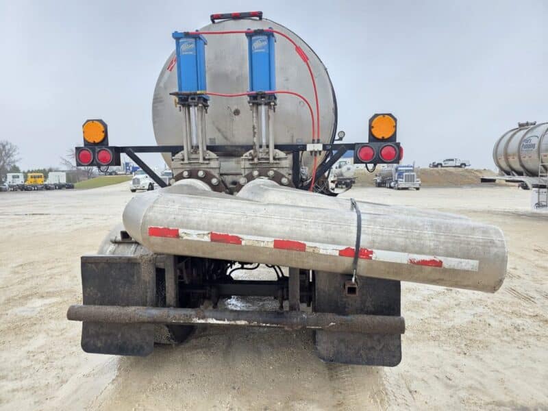 U-4871 1990 Brenner 6200 Gallon Stainless Steel Semi Tanker