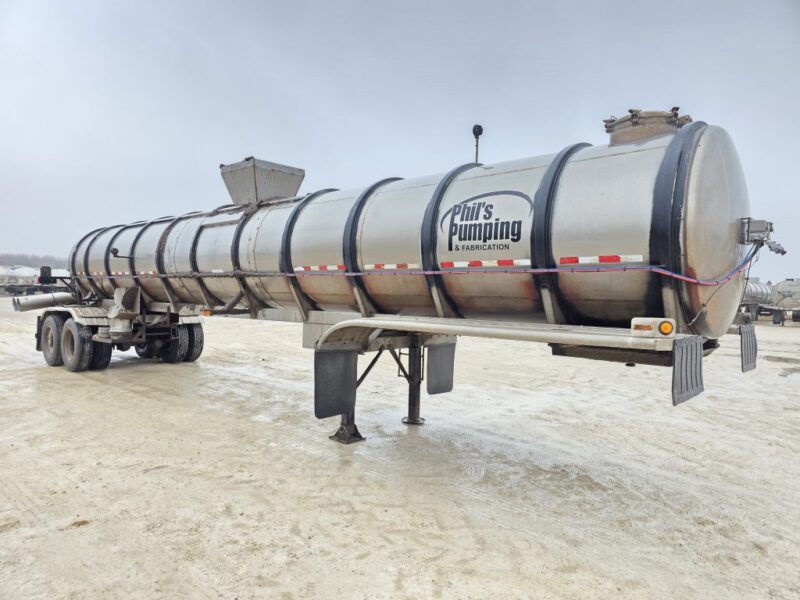 U-4871 1990 Brenner 6200 Gallon Stainless Steel Semi Tanker