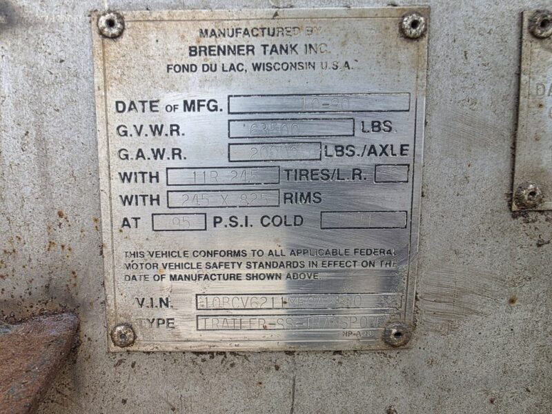 U-4871 1990 Brenner 6200 Gallon Stainless Steel Semi Tanker