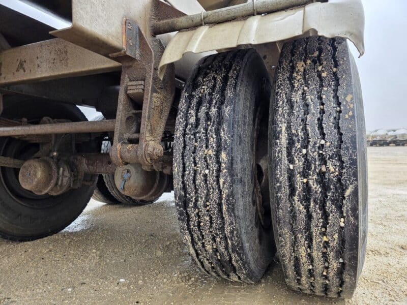 U-4871 1990 Brenner 6200 Gallon Stainless Steel Semi Tanker