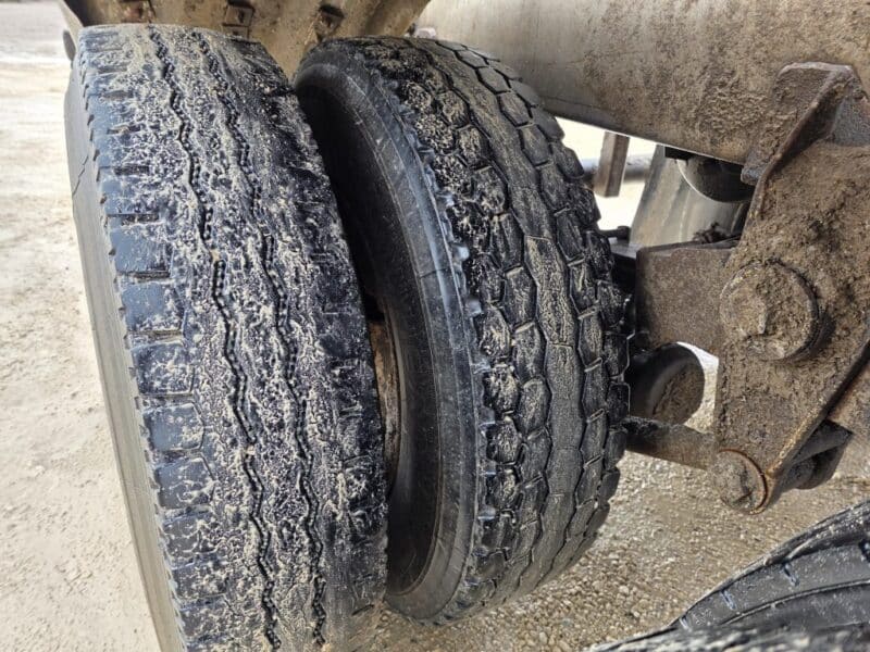 U-4871 1990 Brenner 6200 Gallon Stainless Steel Semi Tanker