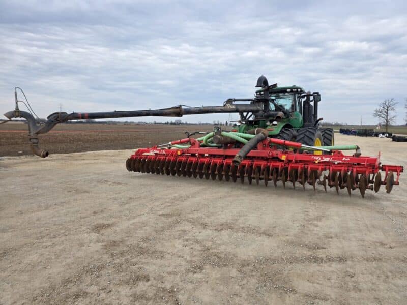 Phil’s 28′ Pottinger Twin Row Disc w. 8″ Tractor Mounted Stinger