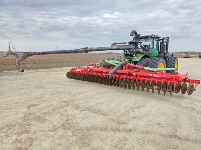 Phil’s 28′ Pottinger Twin Row Disc w. 8″ Tractor Mounted Stinger