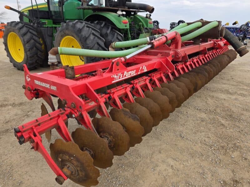 Phil’s 28′ Pottinger Twin Row Disc w. 8″ Tractor Mounted Stinger