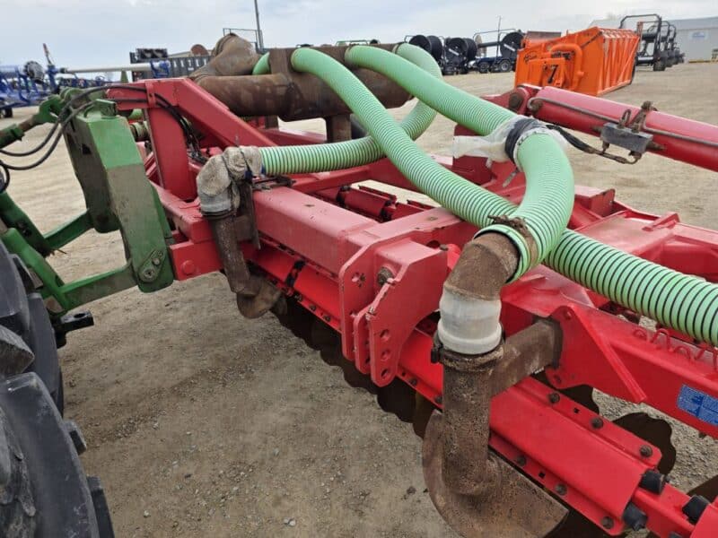 Phil’s 28′ Pottinger Twin Row Disc w. 8″ Tractor Mounted Stinger