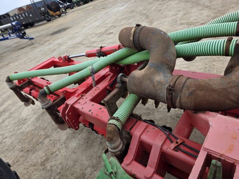 Phil’s 28′ Pottinger Twin Row Disc w. 8″ Tractor Mounted Stinger