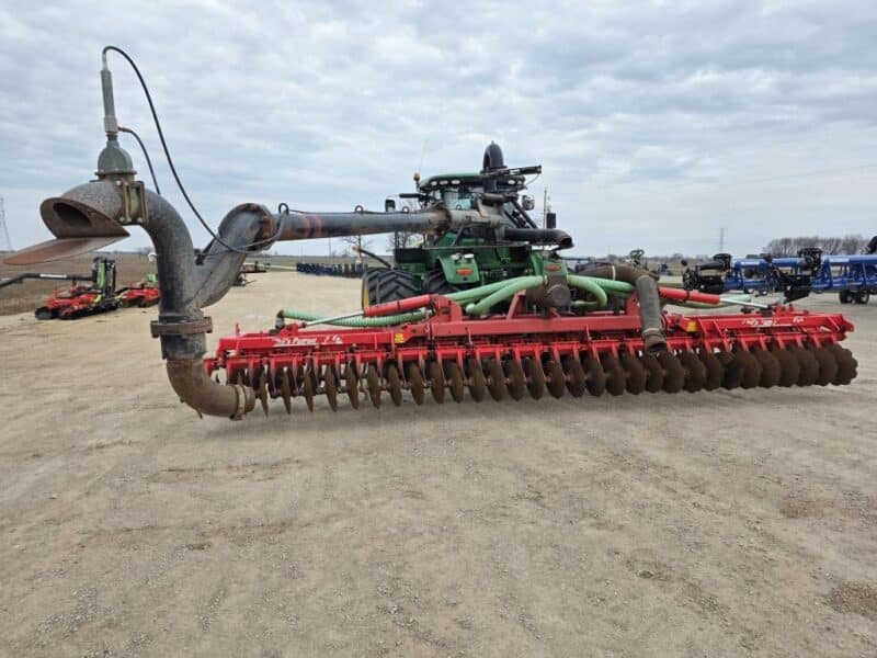 Phil’s 28′ Pottinger Twin Row Disc w. 8″ Tractor Mounted Stinger