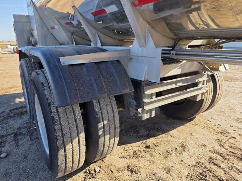 U-4875 2010 Engle 7200 Gallon Stainless Steel Semi Tanker