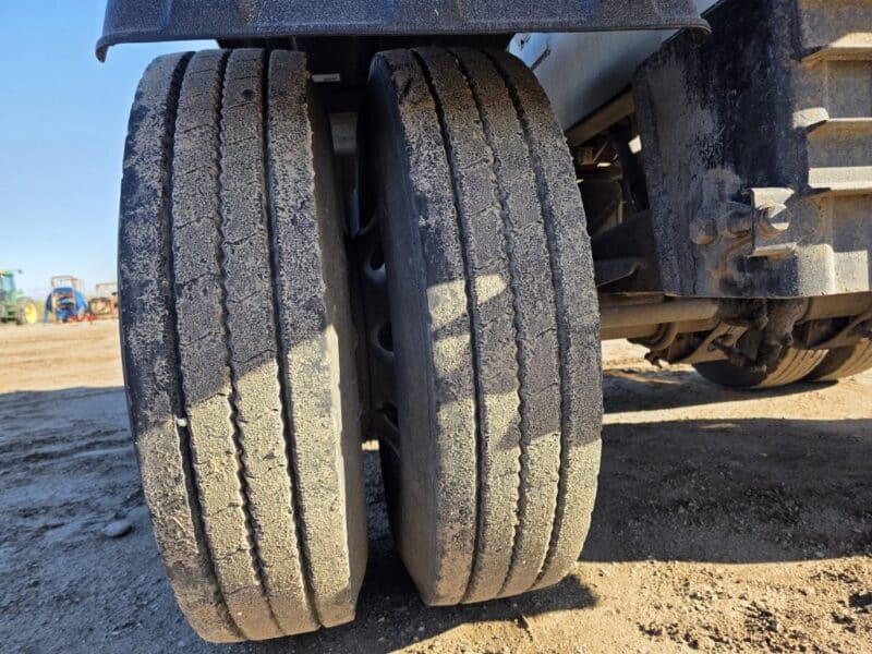 U-4875 2010 Engle 7200 Gallon Stainless Steel Semi Tanker