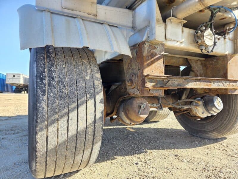 U-4872 1991 Barbel 7200 Gallon Stainless Steel Semi Tanker