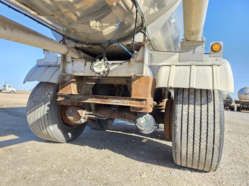 U-4872 1991 Barbel 7200 Gallon Stainless Steel Semi Tanker