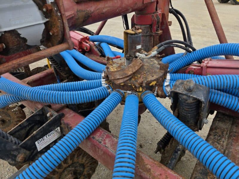 28Ft Hydro 3pt Toolbar with 14 DSI Series 70 Shanks