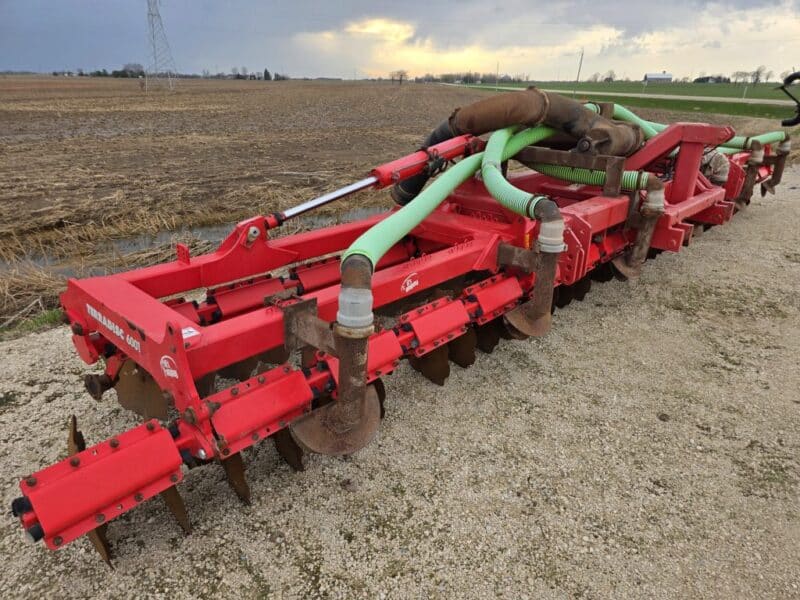 Phil’s 28′ Pottinger Twin Row Disc Only.