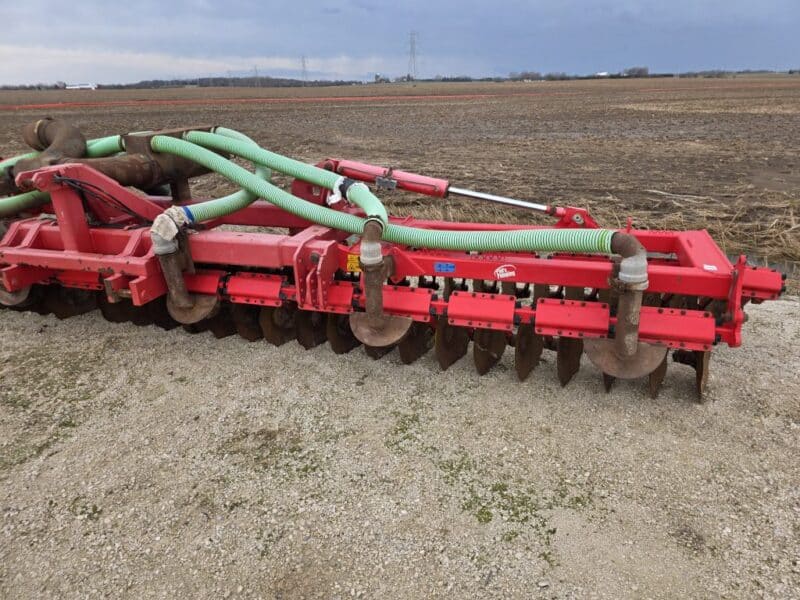 Phil’s 28′ Pottinger Twin Row Disc Only.