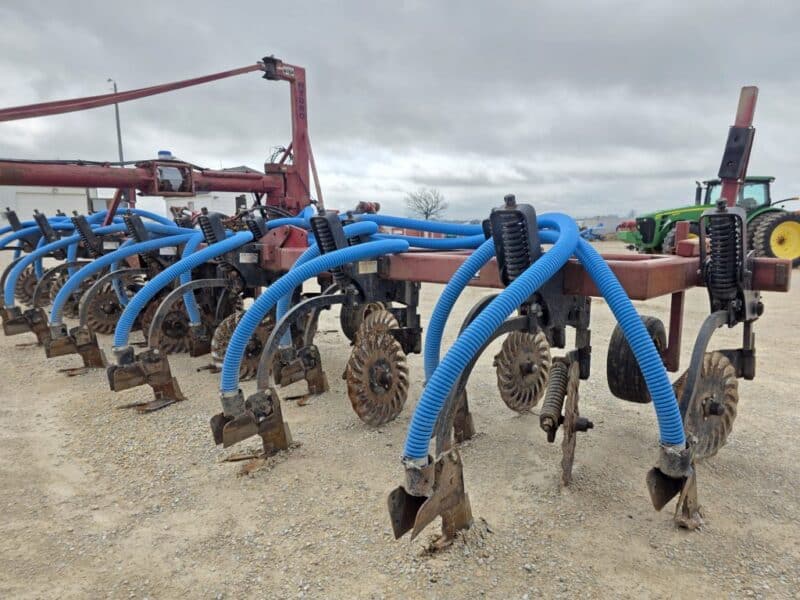 28Ft Hydro 3pt Toolbar with 14 DSI Series 70 Shanks