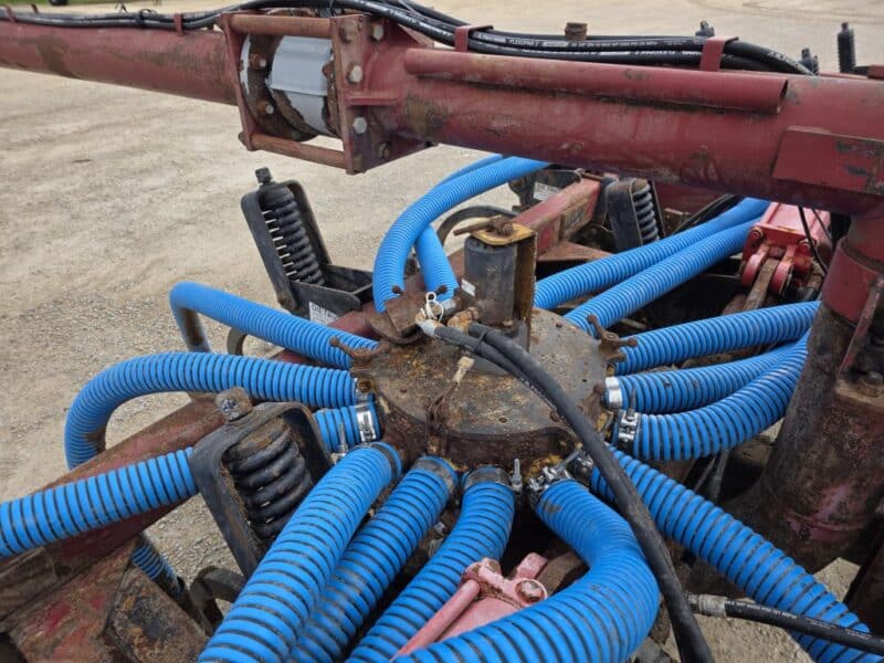 28Ft Hydro 3pt Toolbar with 14 DSI Series 70 Shanks