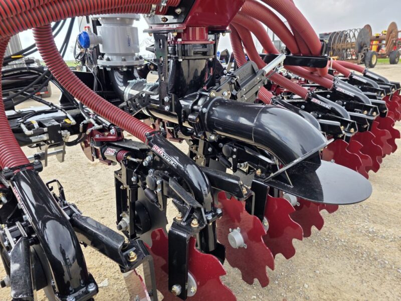 NEW 28′ ZML 1424 Toolbar w. 14 Red Viper Gen 4 Row Units w. 8″ Stinger