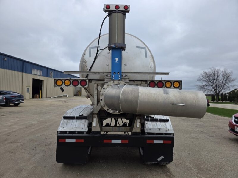 U-4877 1980 Trans Equip 6700 Gallon Stainless Steel Semi Tanker w. 18in Unload