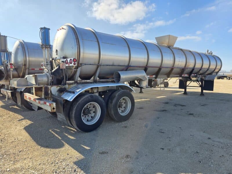 U-4876 1990 Polar 7000 Gallon Stainless Steel Semi Tanker w. 14in Unload