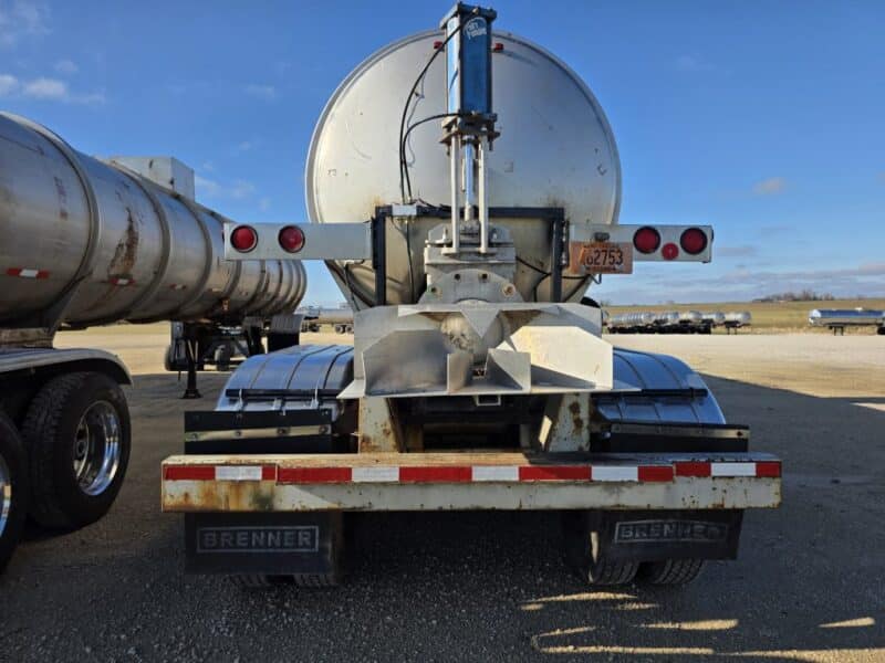 U-4876 1990 Polar 7000 Gallon Stainless Steel Semi Tanker w. 14in Unload