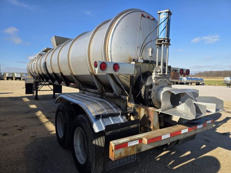 U-4876 1990 Polar 7000 Gallon Stainless Steel Semi Tanker w. 14in Unload