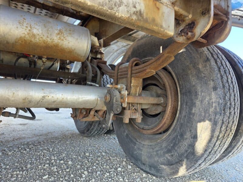 U-4876 1990 Polar 7000 Gallon Stainless Steel Semi Tanker w. 14in Unload