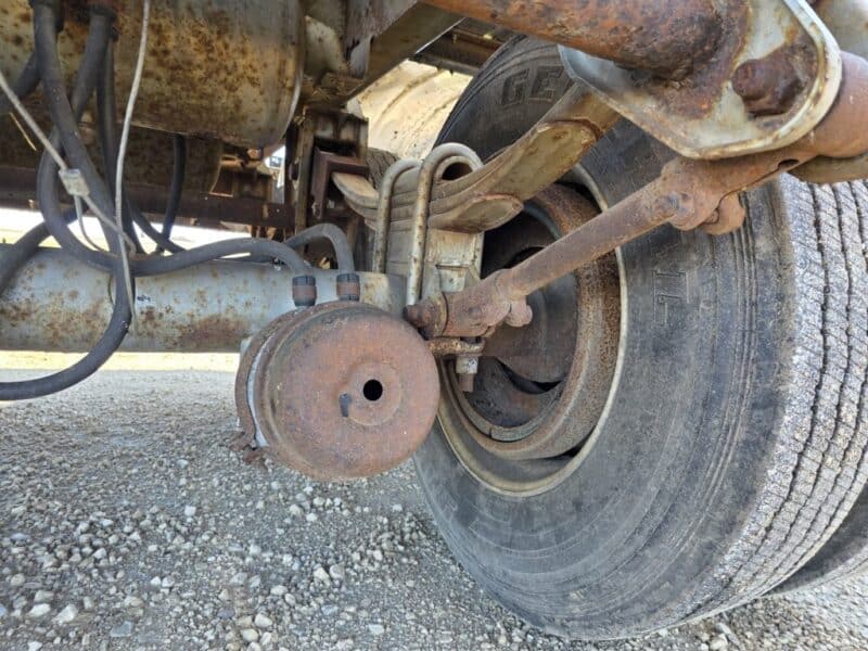 U-4876 1990 Polar 7000 Gallon Stainless Steel Semi Tanker w. 14in Unload