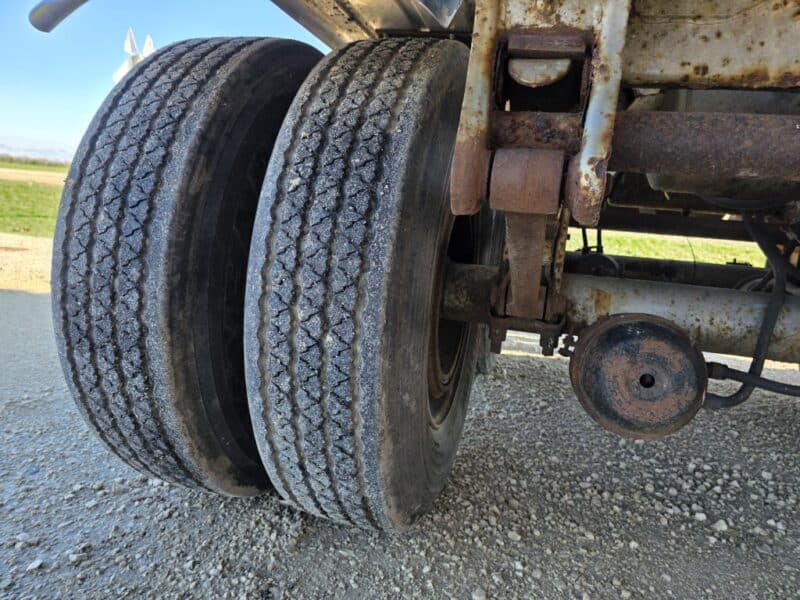 U-4876 1990 Polar 7000 Gallon Stainless Steel Semi Tanker w. 14in Unload