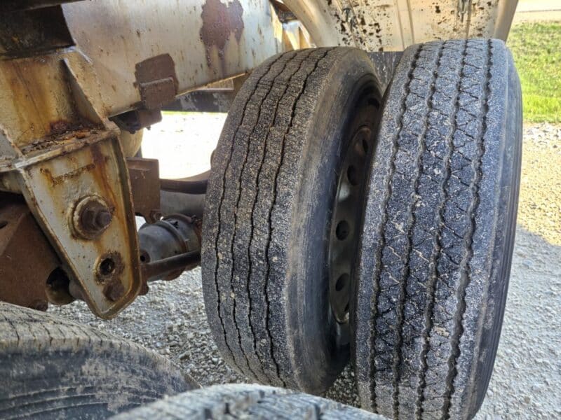 U-4876 1990 Polar 7000 Gallon Stainless Steel Semi Tanker w. 14in Unload