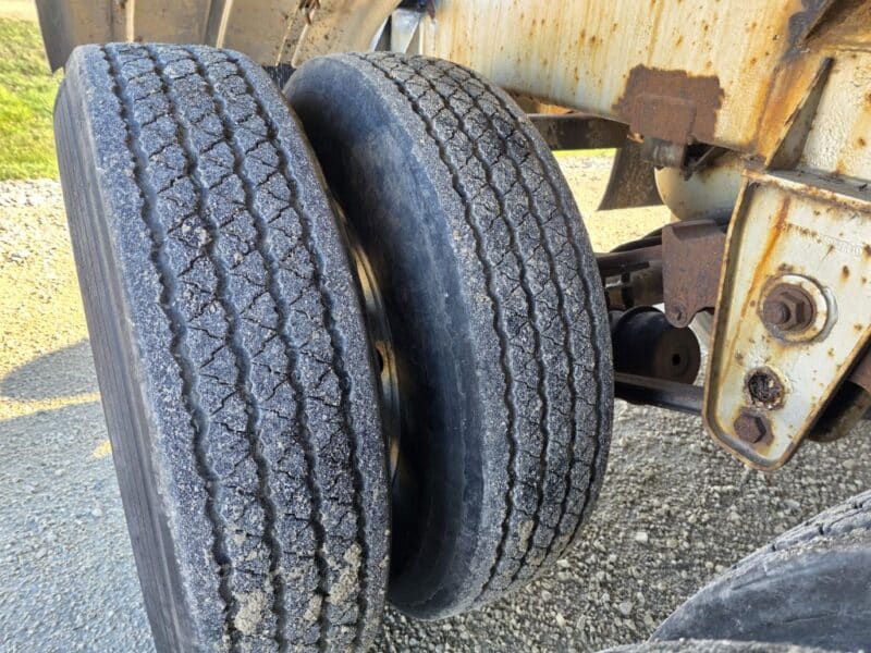 U-4876 1990 Polar 7000 Gallon Stainless Steel Semi Tanker w. 14in Unload