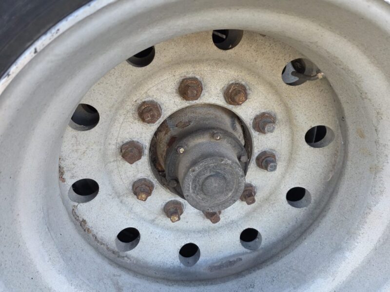 U-4876 1990 Polar 7000 Gallon Stainless Steel Semi Tanker w. 14in Unload