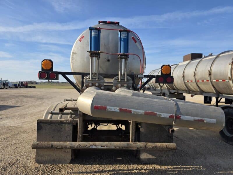 U-4871 1990 Brenner 6200 Gallon Stainless Steel Semi Tanker