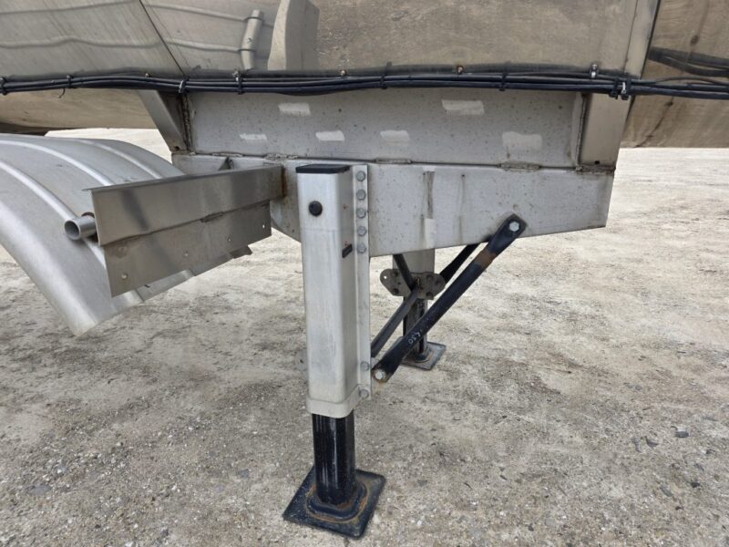 U-4880 1991 Brenner 7200 Gallon Stainless Steel Semi Tanker