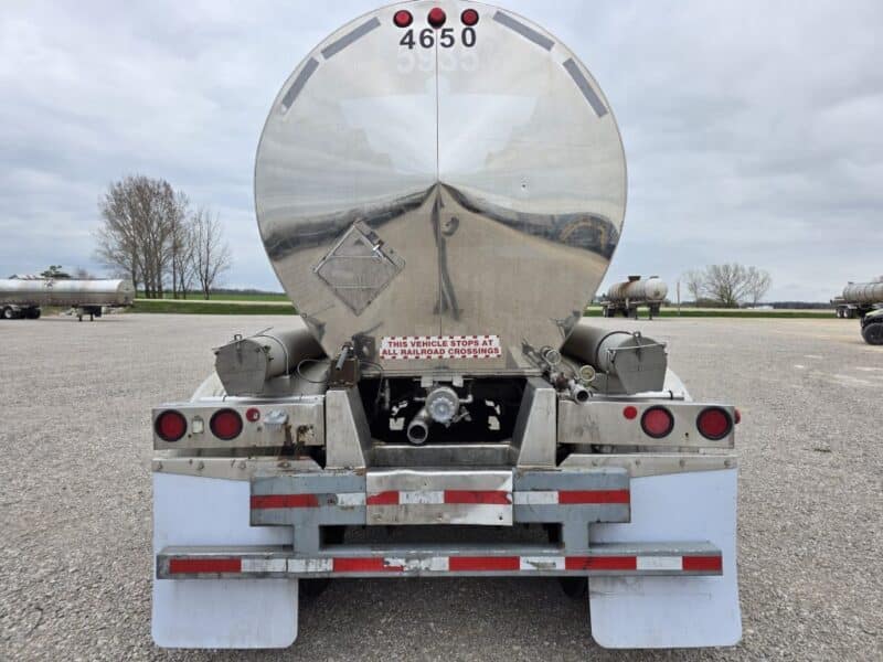 U-4881 1997 Polar 5500 Gallon Stainless Steel Semi Tanker