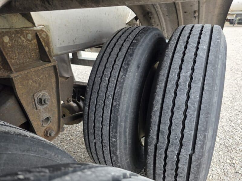 U-4881 1997 Polar 5500 Gallon Stainless Steel Semi Tanker