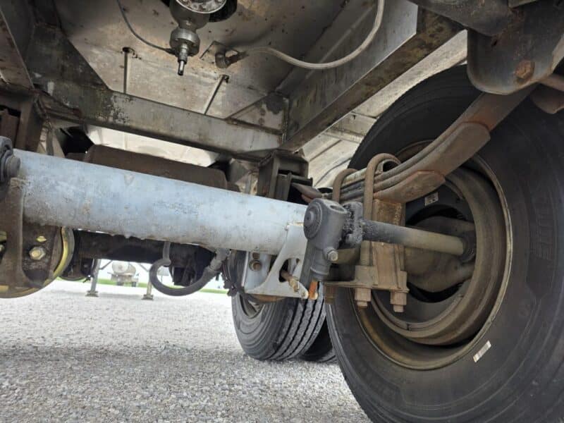 U-4881 1997 Polar 5500 Gallon Stainless Steel Semi Tanker